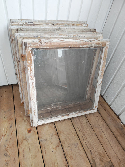 ART 26B 7ST B50,5H53,5 D3 GAMALT GLAS 700 KR PER ST (6ST HELA 1ST BEHÖ BYTA GLAS)