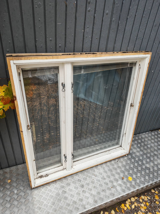 420A B120 H120 D13 BEHÖVER BYTA GLAS PÅ LILLA RUTAN PRIS 1500KR