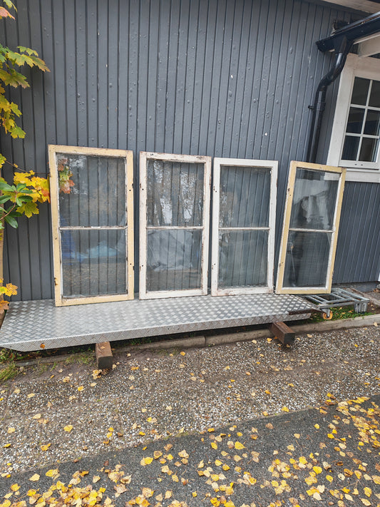 ART 3B 4ST B62 H122 D2,5 MUNBLÅST0 GLAS 1250 KR PER ST