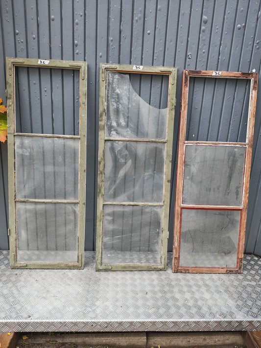 ART 3C 3ST B51,5 H143 D3 GAMALT GLAS 600 KR PER ST ( 3ST RUTTOR BEHÖVER KOMPLETTERAS MED GLAS )