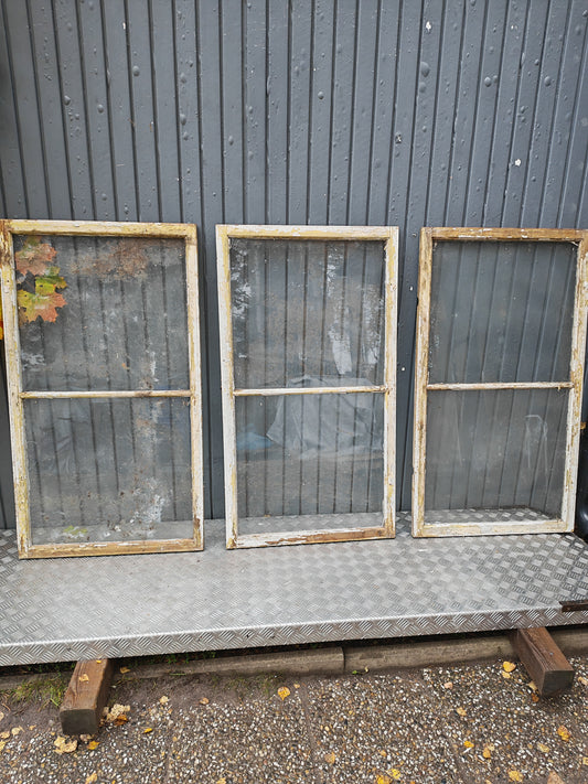 ART 3C1 3ST B67,5 H121 D2,5 1250 KR PER ST ( MUNBLÅST GLAS)