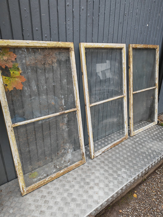 ART 3C1 3ST B67,5 H121 D2,5  1250 KR PER ST ( MUNBLÅST GLAS)