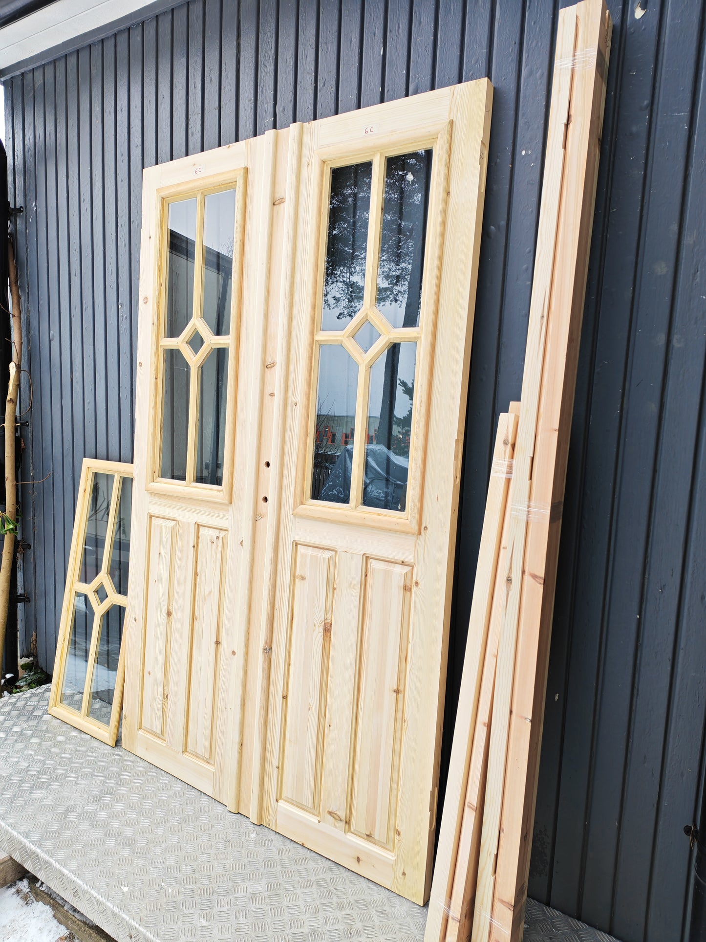 ART 6C  B130 CM  H210 CM BRÖSTNING 95 CM ÖPPNAS HÖGER 18000 KR