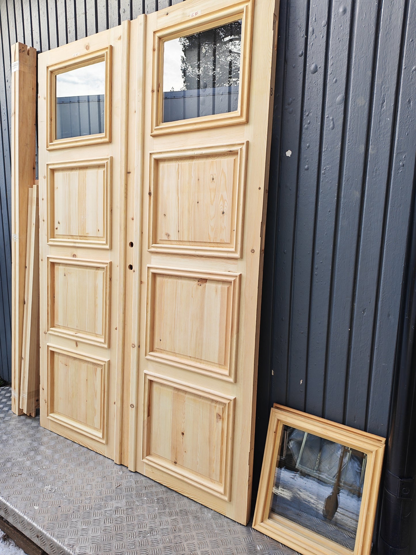 ART 6F  B140 H210  ÖPPNAS HÖGER PRIS 19500 KR