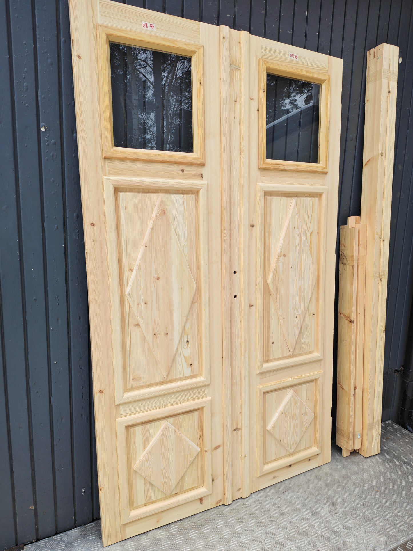 ART 08B B130 H210 ÖPPNAS UTÅT LÅSKISTA PÅ HÖGER DÖRRBLADPRIS : 18500 KR