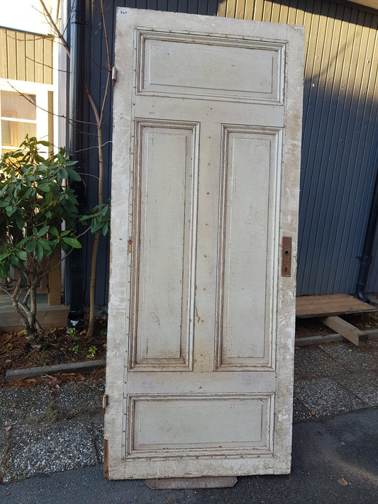 ART 760 B 83.2 H 202 D 3.5 PRIS 2500 KR VÄNSTER