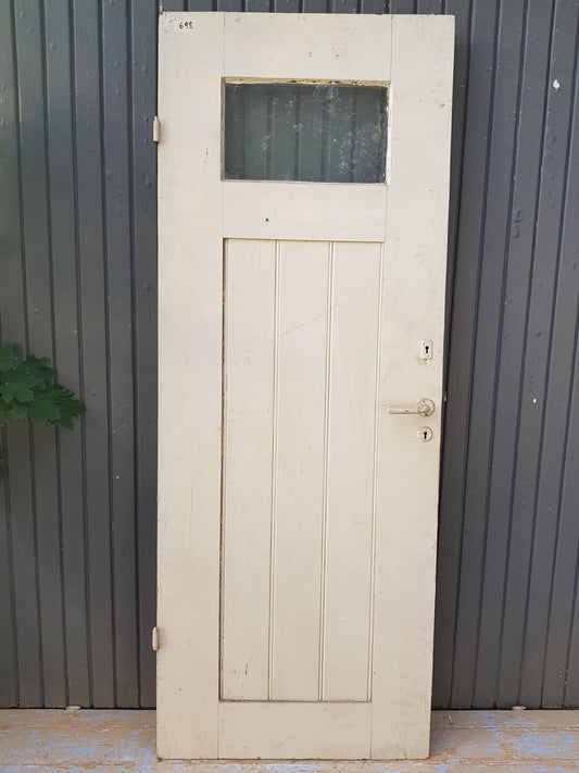 ART 698 B77 H202 D4.5 PRIS 4000 kr vänster