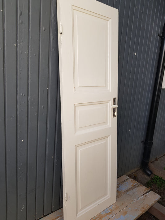 Art 03G1 B60 H180 D4 PRIS 2500 KR utan karm