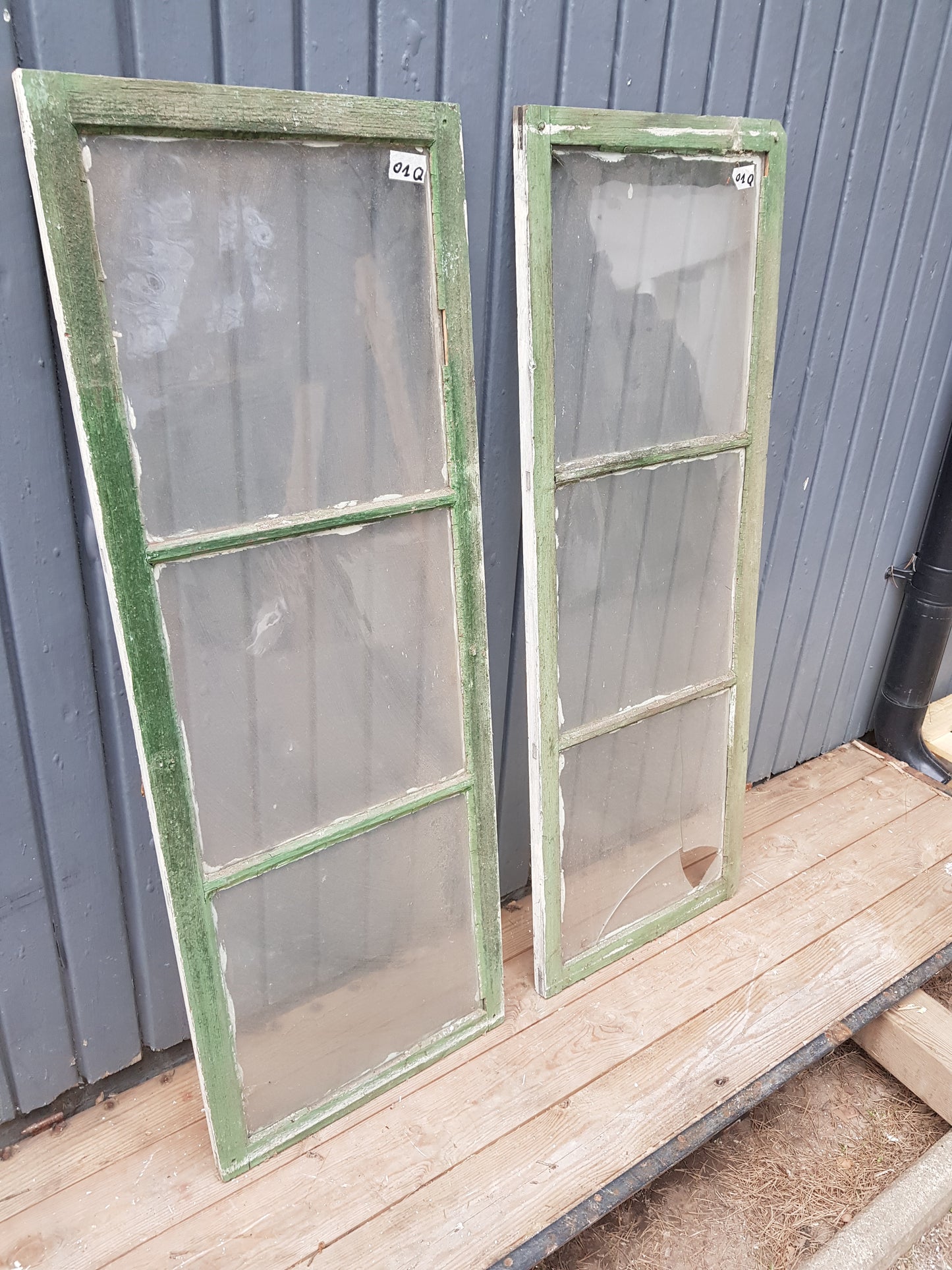 Art 01Q   2st  B40 H111.5 D2.5 munblåsta 1000 kr per st