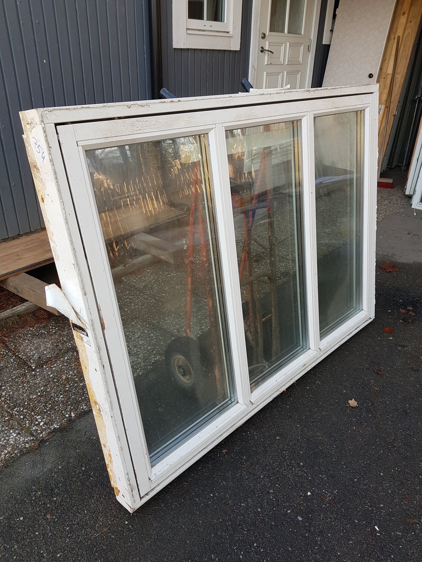 ART 754  B 160  H 120 PRIS 6500 KR 3glas mockfjärd