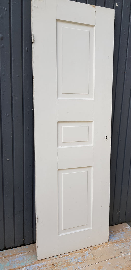 ART 697 B61 H184.5 D3 PRIS 2000 kr vänster