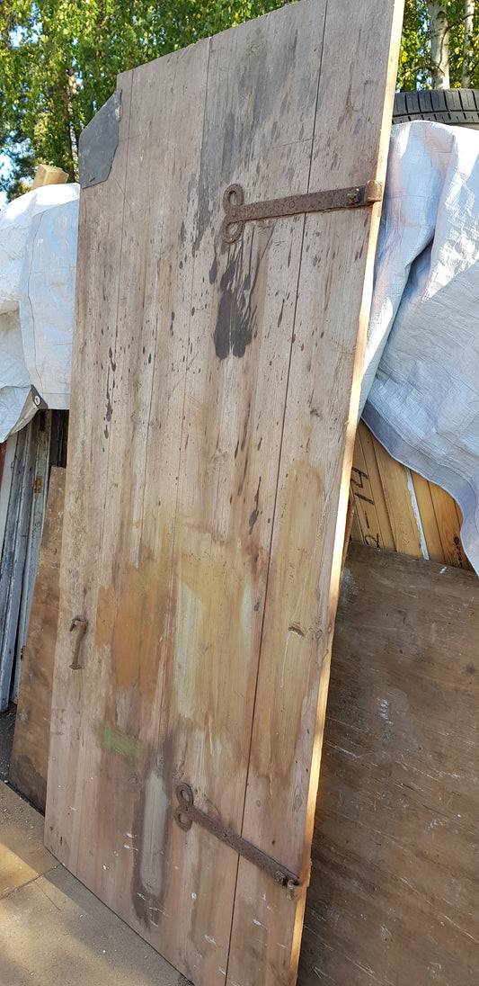 ARTIKELNUMMER 02 Antik dörr utan karm Bredd 82 Höjd 178 Djup dörrblad 2.5 cm Pris 1500kr