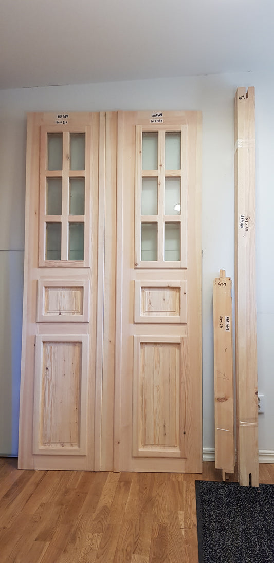ART 469 Nytillverkad pardörr i gammal stil Mått B110 x H210 cm Öppnas utåt Handtag på höger sida Pris 15000 kr Tillkommer 1000 kr för gångjärn och låskista
