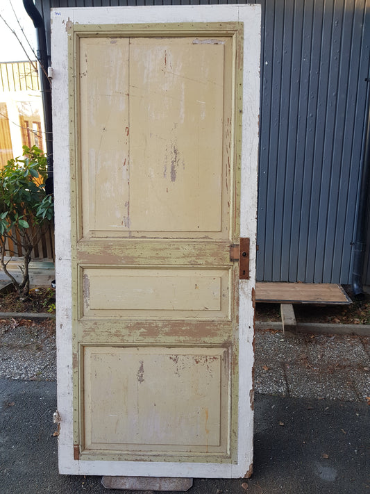 ART 761 B 86.5 H 200.5 D 3.2 PRIS 2500 KR VÄNSTER