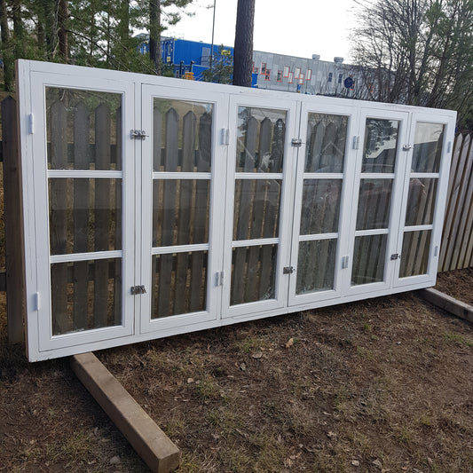 Art 839 mått med karm b302 * h136 d9.5 mått fönsterbåge ( b46h127 ) 15000kr nytillverkad varit på en filminspelning