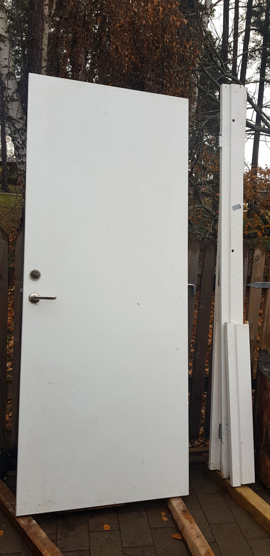 ARTIKELNUMMER 429 Daloc Ljud isolerad dörr komplett med karm Vänster hängd Öppnas utåt Yttermått: Bredd 90 cm Höjd 210 cm Pris: 2500 kr