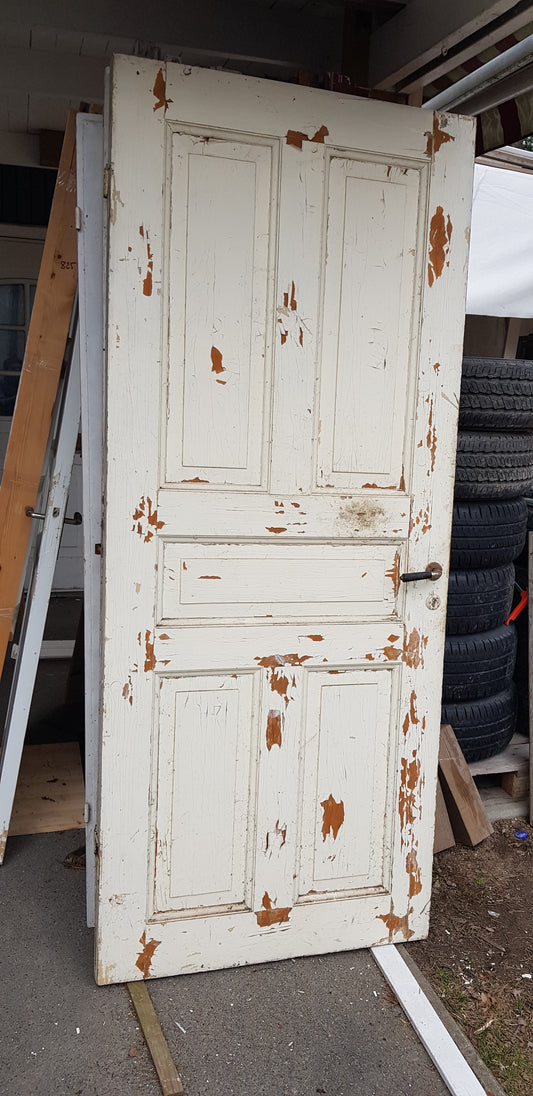 Art 20i b84.5 × h203 D5 pr 4000 kr går att ta bort skivan ser likadan utsidan och insidan