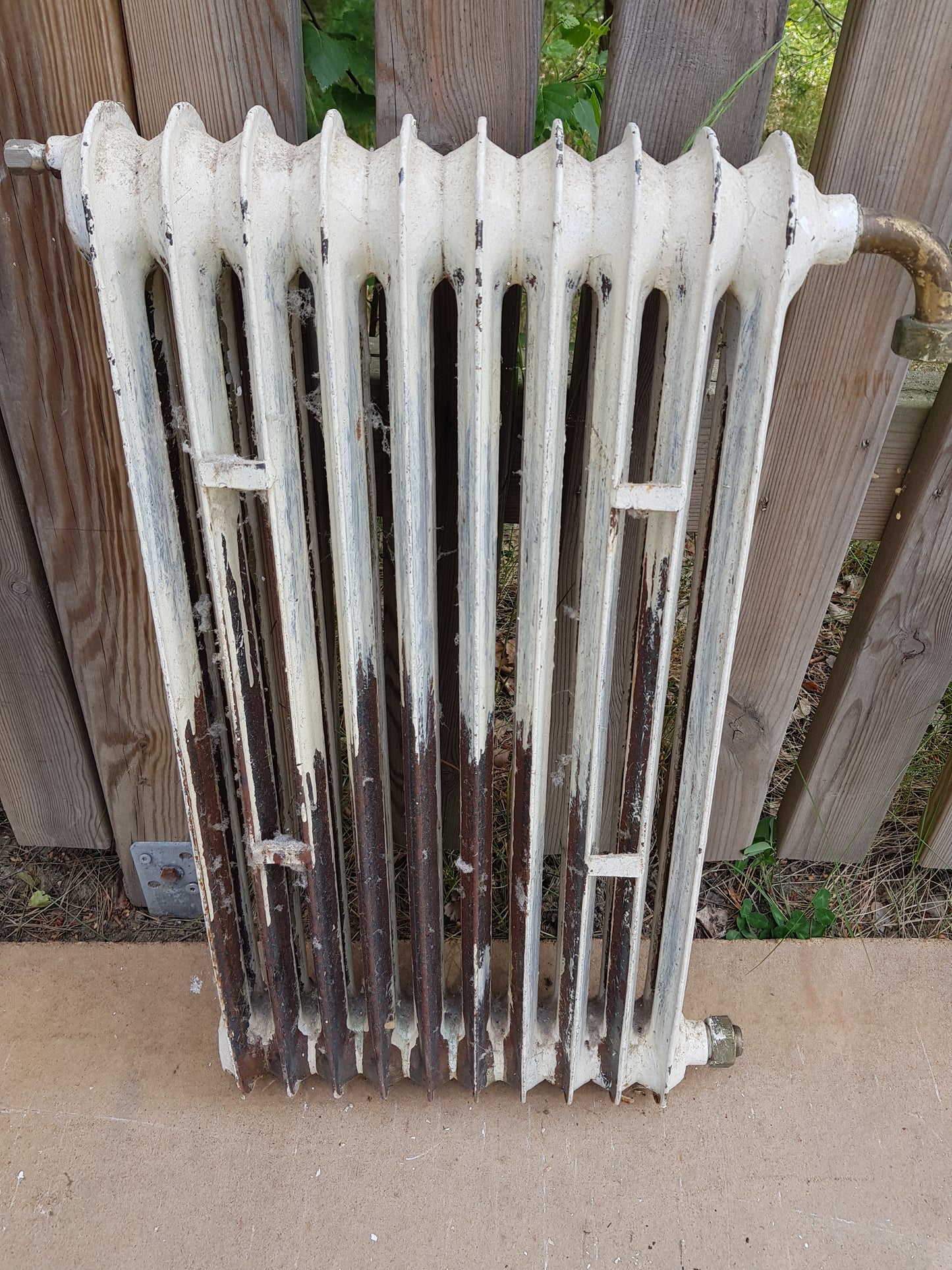 ARTIKELNUMMER 567  En st gammal Element/Radiator B 30 h 60 D 8  Pris :1250 kr