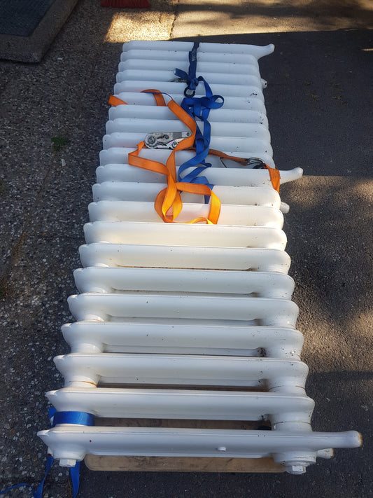 ART 687 mått utan ben B160 H60 D20 mått med ben B160 H66 D20 ventil behöver ses över Pris 3000 kr