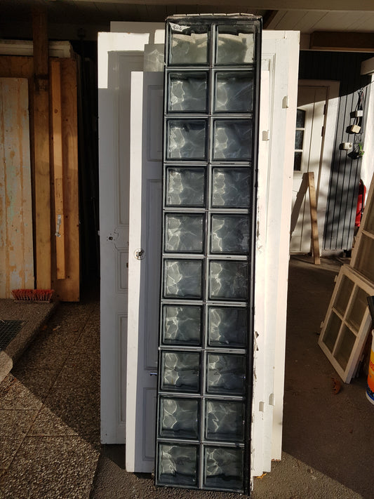 ART 801 B40 H193 D8.5 3GLAS BLOCK 1000 KR en spricka på ena block