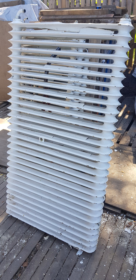 ARTIKELNUMMER 522 Fin gammal Element/Radiator B 140 H 75 D13 Pris 2500 KR