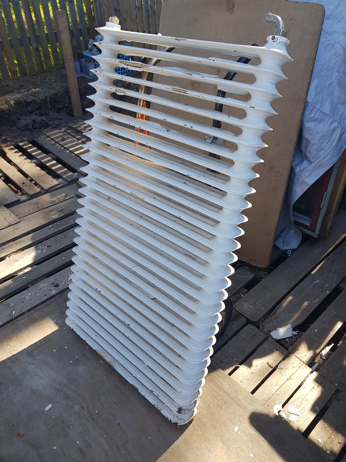 ARTIKELNUMMER 521  Fin gammal Element/Radiator  B 130 H 75 D13 Pris 2500 KR