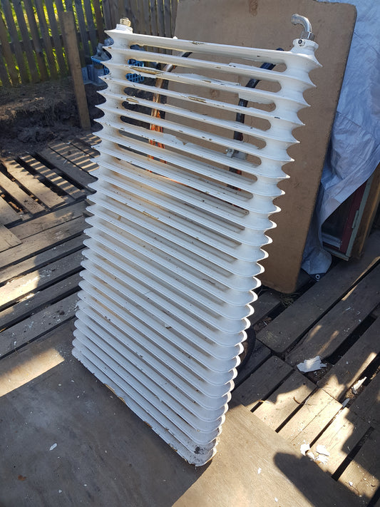 ARTIKELNUMMER 521 Fin gammal Element/Radiator B 130 H 75 D13 Pris 2500 KR