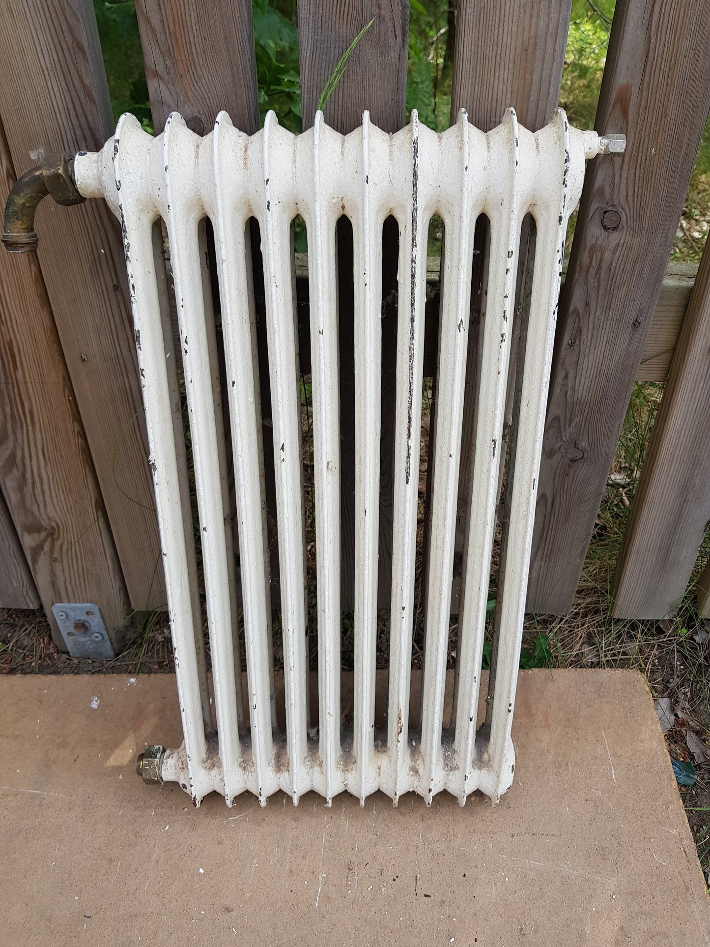 ARTIKELNUMMER 567  En st gammal Element/Radiator B 30 h 60 D 8  Pris :1250 kr