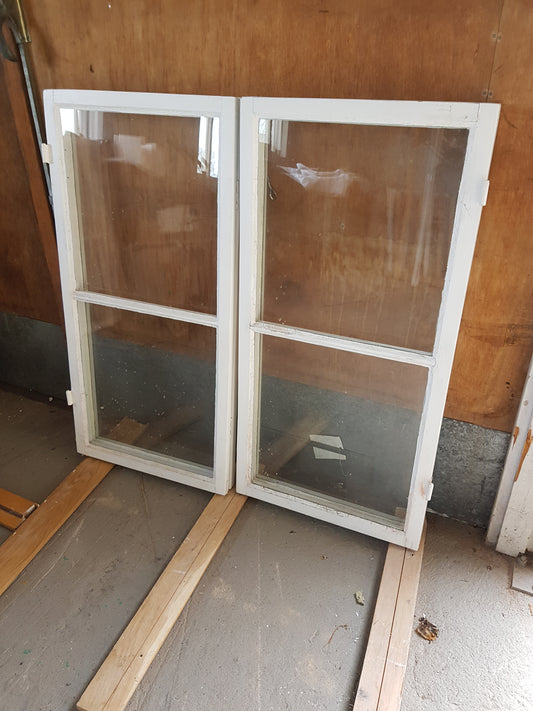 Art 852E 2st gamla fönster utan karm b 53.5 h107 1000kr st (Borlänge)