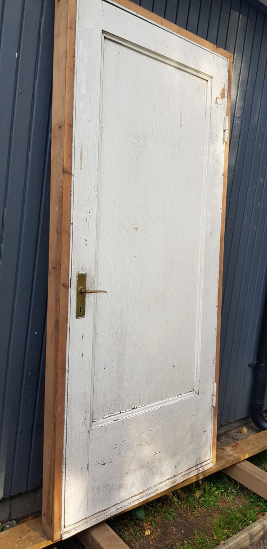 ARTIKELNUMMER 199 b98. h219. d10 höger pris 2500 kr