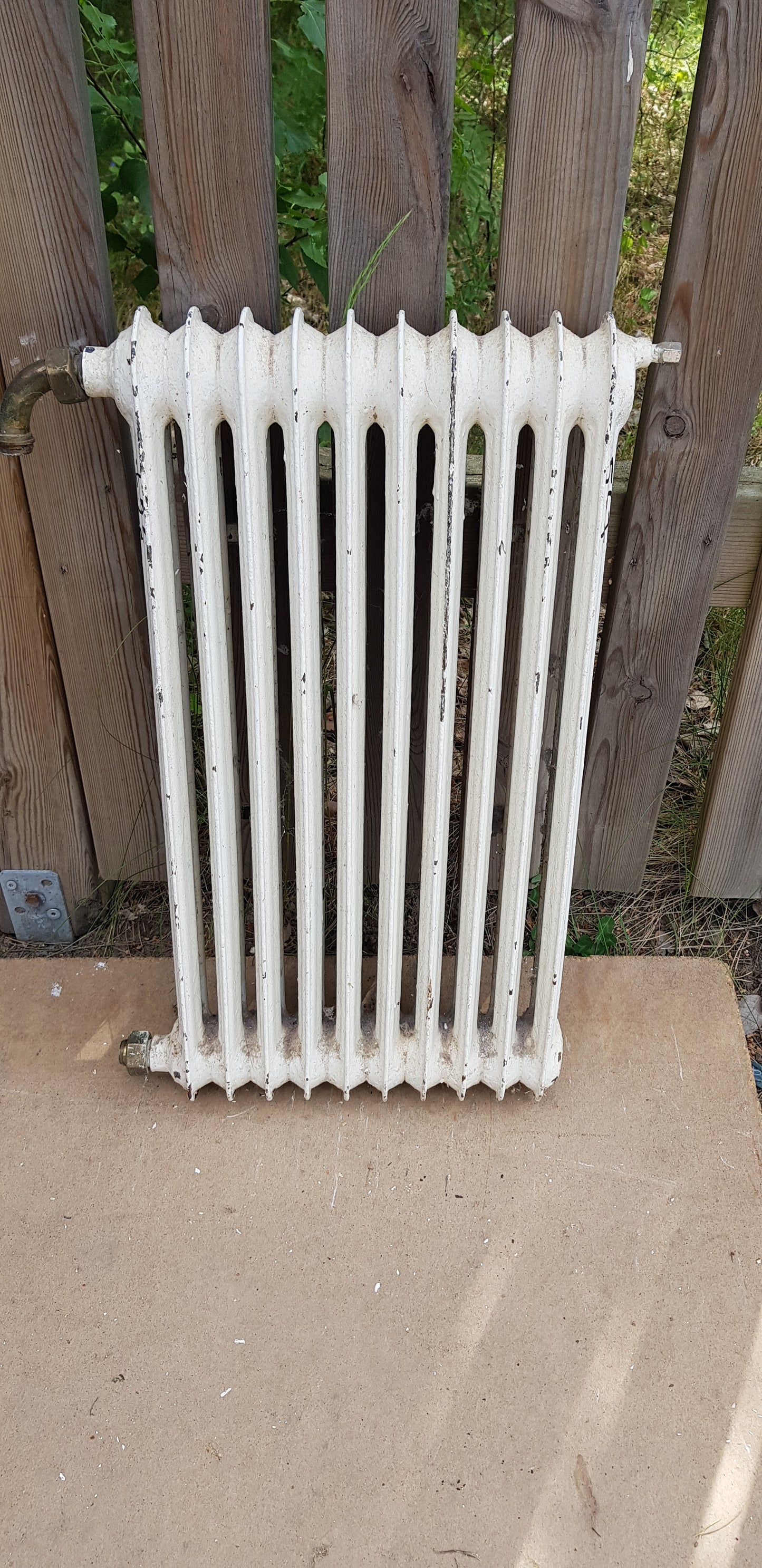 ARTIKELNUMMER 567  En st gammal Element/Radiator B 30 h 60 D 8  Pris :1250 kr