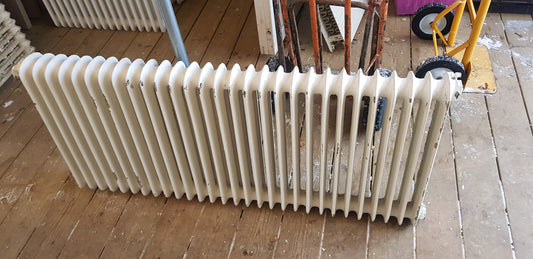 ARTIKELNUMMER 444 Fin gammal Element/Radiator B 130 H 59 D 13 Pris 2500KR