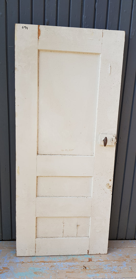 ART 694 B66.5 H154 D4 PRIS 1500KR höger