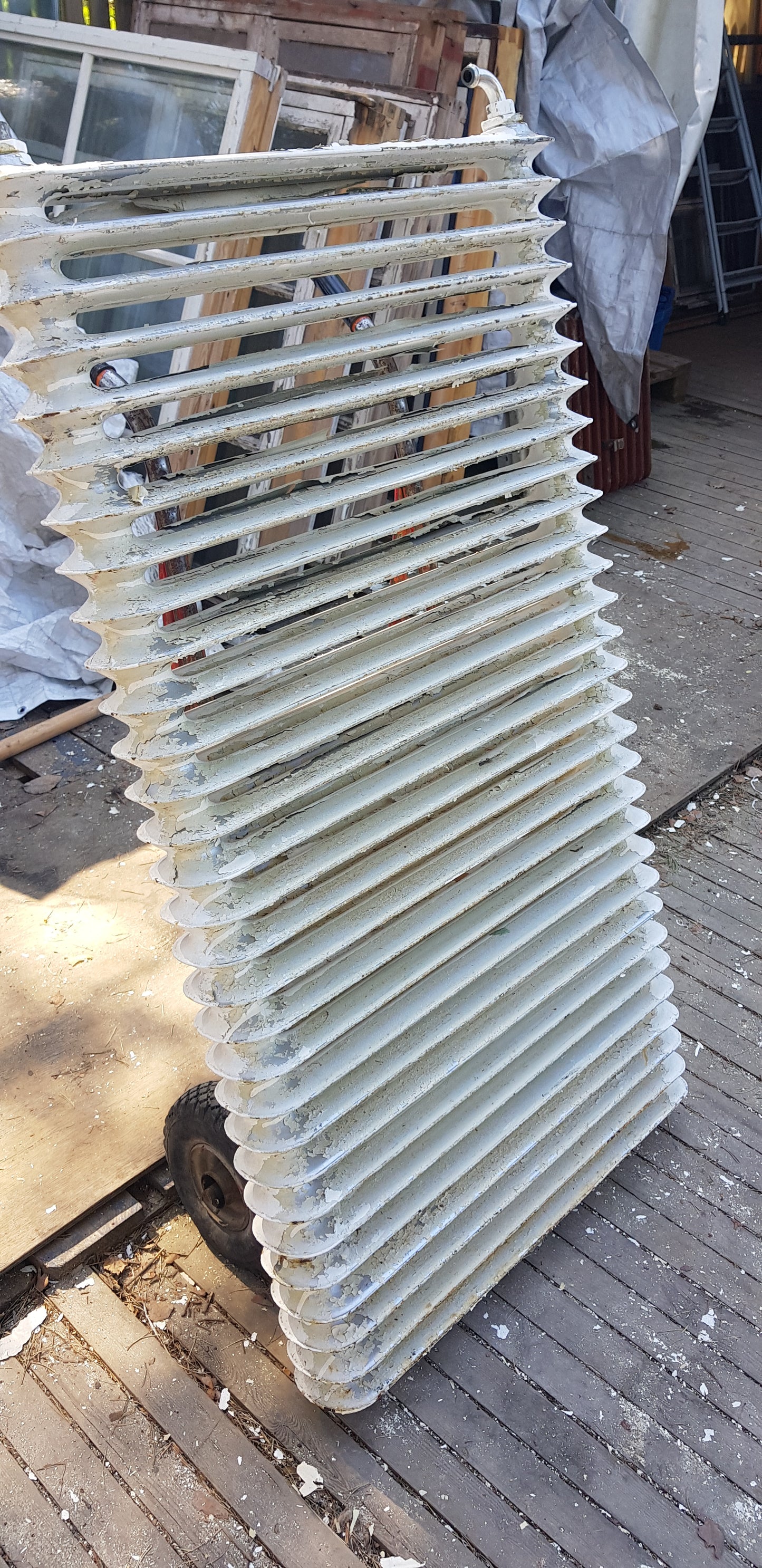 ARTIKELNUMMER 522  Fin gammal Element/Radiator  B 140 H 75 D13 Pris 2500 KR