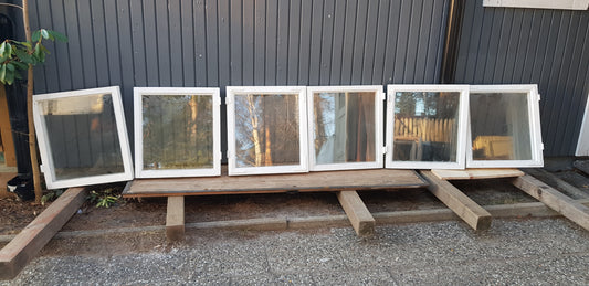 Art 851 6st gamla fönster MÅTT B53 H58 1500 kr st utan karm