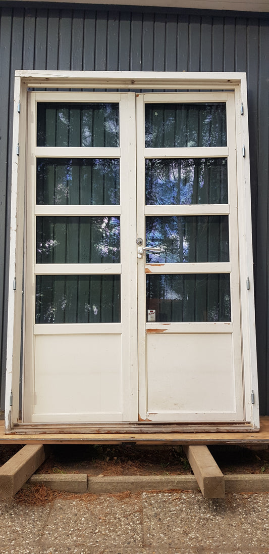 ART 799 B140 H210 D9.5 TRE GLAS 7000 KR PANEL BEHÖVER BYTAS