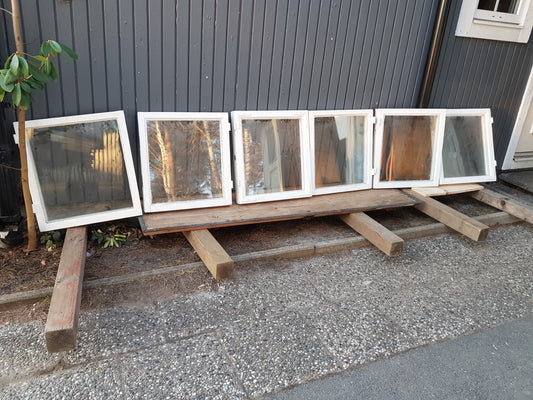 Art 851   6st gamla fönster  MÅTT B53 H58  1500 kr st utan karm