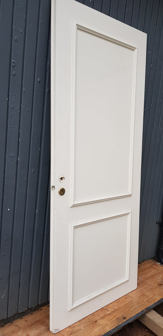 ART 777 B84.5 H202.5 D4 PRIS 2500 KR VÄNSTER