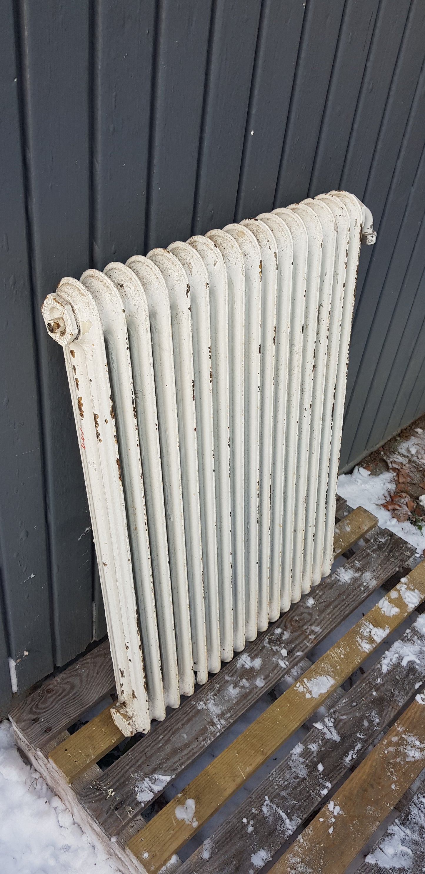 ARTIKELNUMMER 441  Fint gammal Element/Radiator  B 50-58 H 74 D 8 Pris 1500 KR