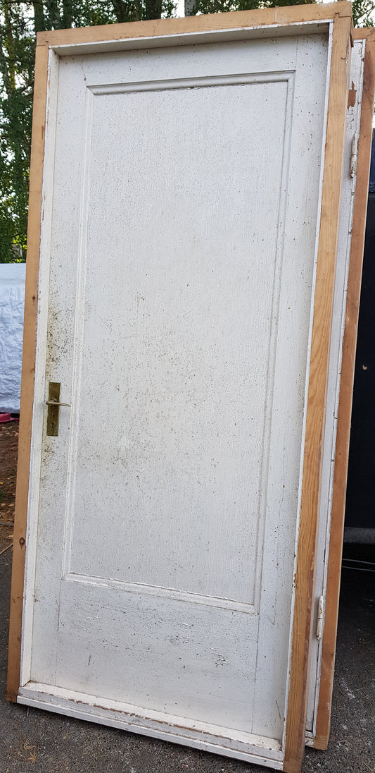 ARTIKELNUMMER 198 Vänsterhäng ytterdörr Mått: B 98 H 219 D 10 pris 2500 kr