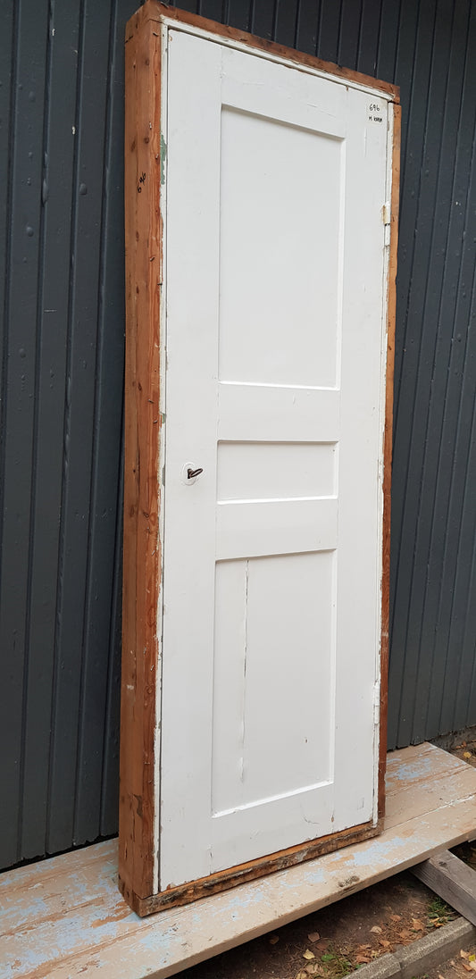 ART 696 B76.5 H212 D13 PRIS 3500 kr höger