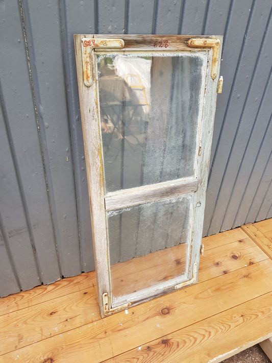 ART 628. b40. H89 600 kr munblåst glas