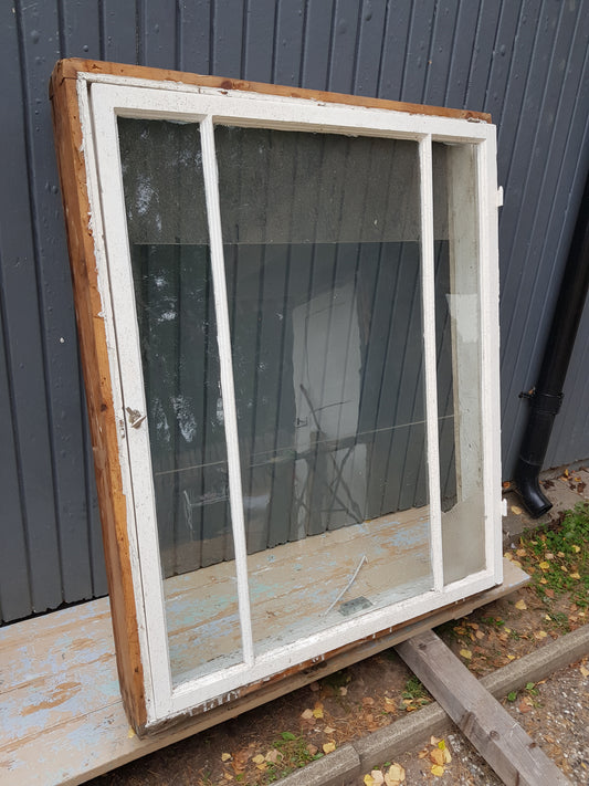 ART 690 B 106.5 H 130 D 13.5 PRIS 3000 KR