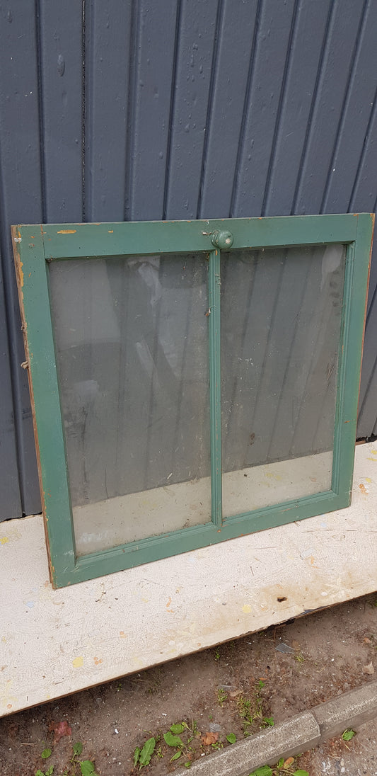 ART 597  B 79.5 h74.5  pris 500 kr