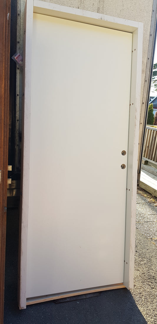 Art 8F b90 h210 höger ny ljudisolerad dörr 5500 kr daloc