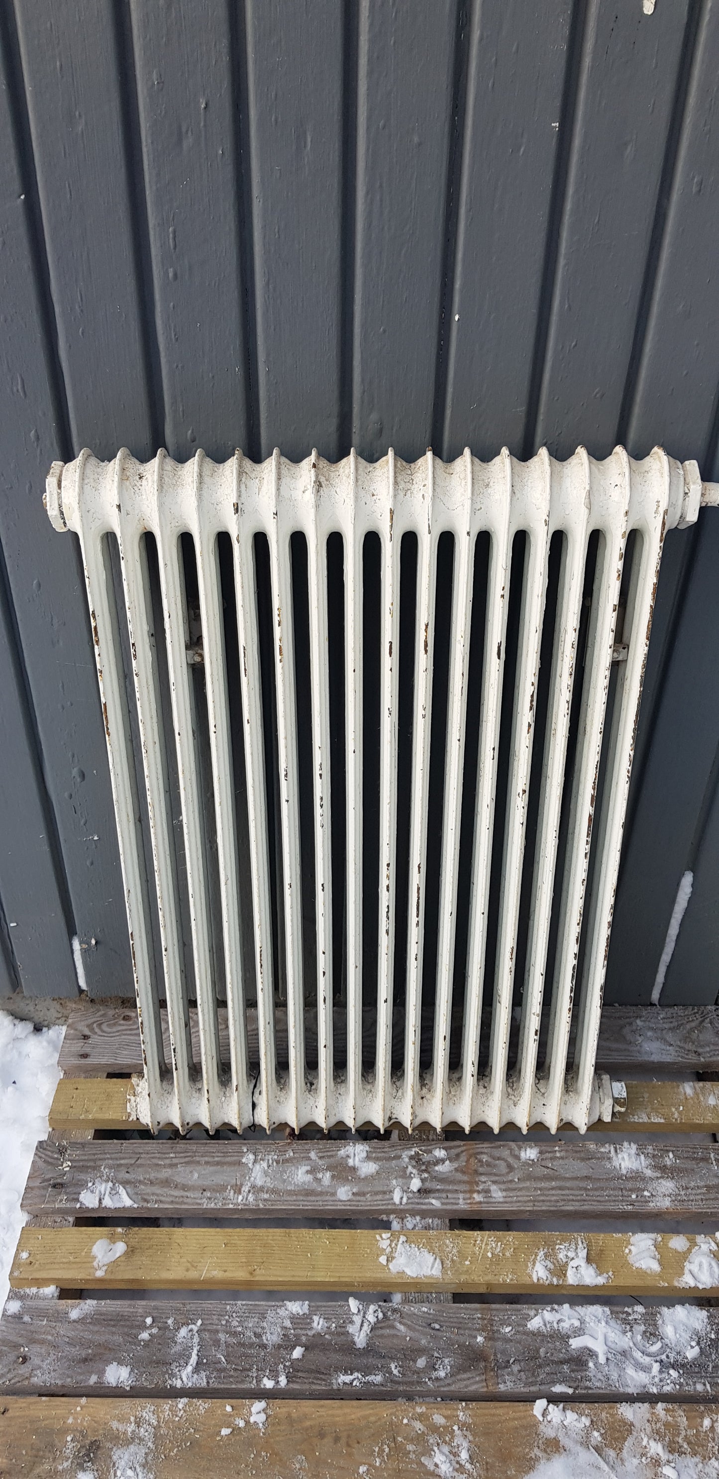 ARTIKELNUMMER 441  Fint gammal Element/Radiator  B 50-58 H 74 D 8 Pris 1500 KR