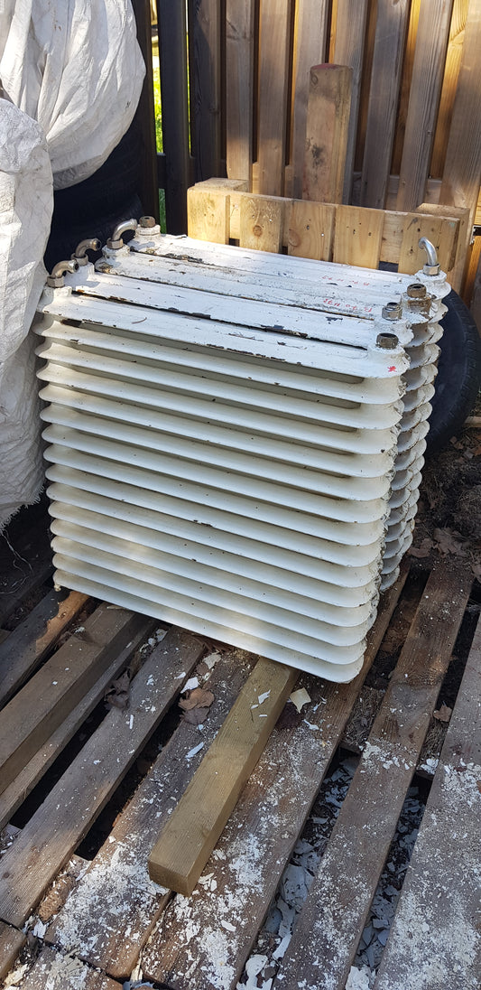 ART 498 4st. b70 h73. b63 h73 pris 2000kr ST