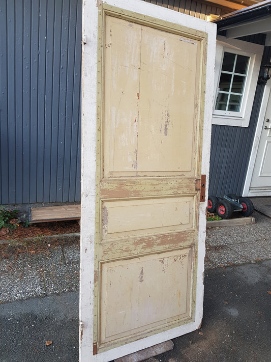 ART 761 B 86.5 H 200.5 D 3.2 PRIS 2500 KR VÄNSTER