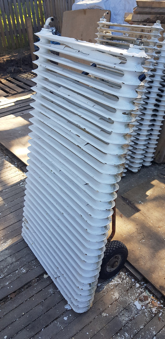 ARTIKELNUMMER 522 Fin gammal Element/Radiator B 140 H 75 D13 Pris 2500 KR