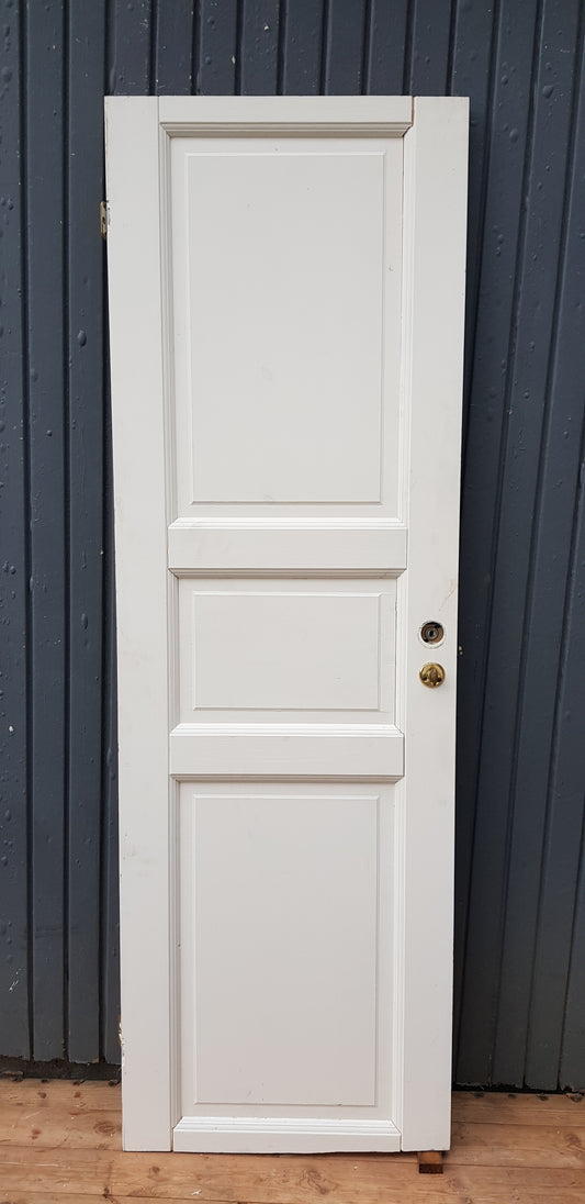 ART 778 B63 H194.5 D4 PRIS 1500 KR HÖGER